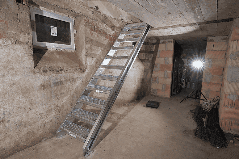 Gitterroststufe 1000 x 305 MW 30-30 TS 35-2 Rutschhemmung R10-24-1003030352.7