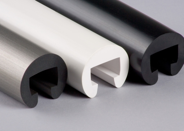 Kunststoffhandlauf Ø 40mm für 25 x 15mm, schwarz
 25 Meter